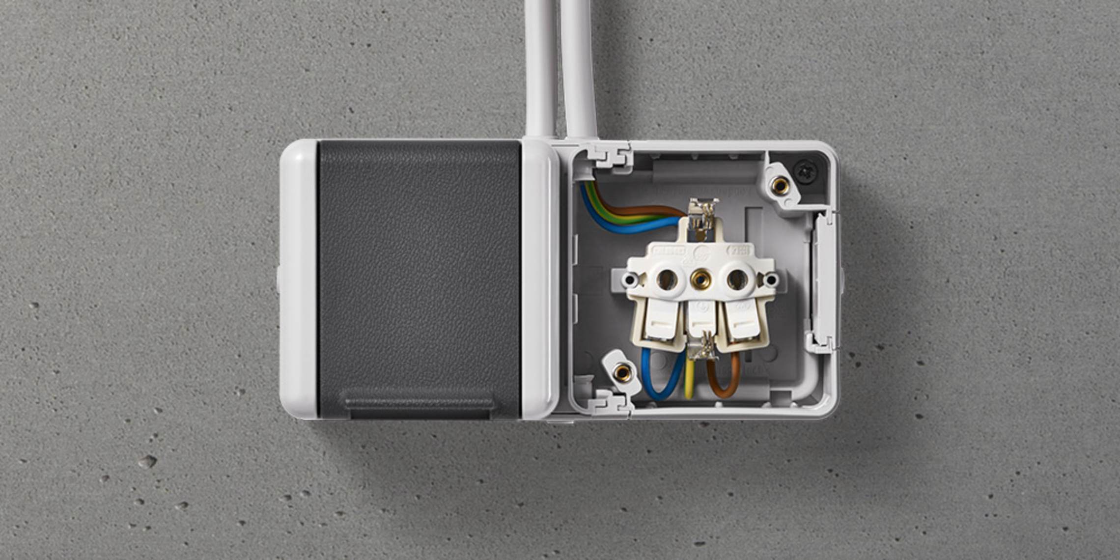 Doppelsteckdose mit Trennsteg bei GC-Elektro in Oberursel